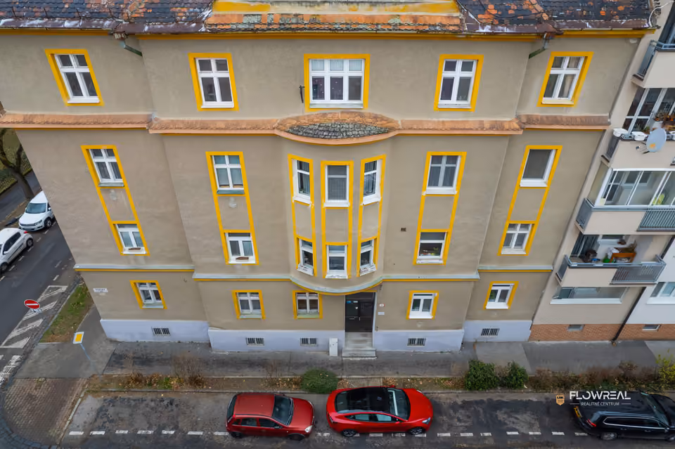 2-Zimmer-Wohnung, Bratislava – Nové Mesto – Gebäude