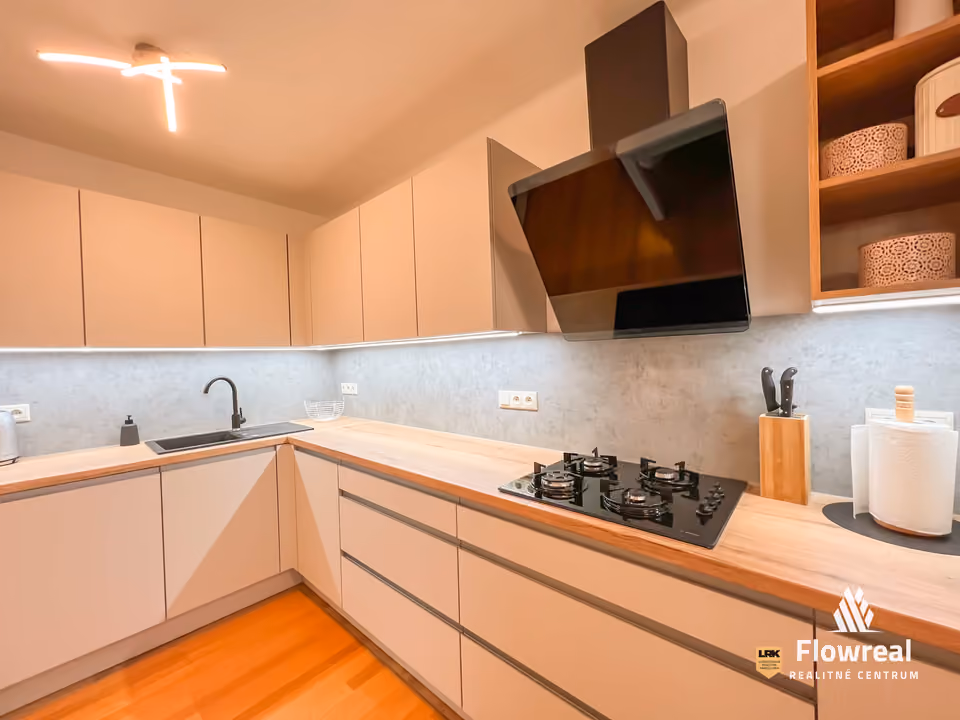 3-Zimmer-Wohnung, Trenčín – Sihoť II – Küche