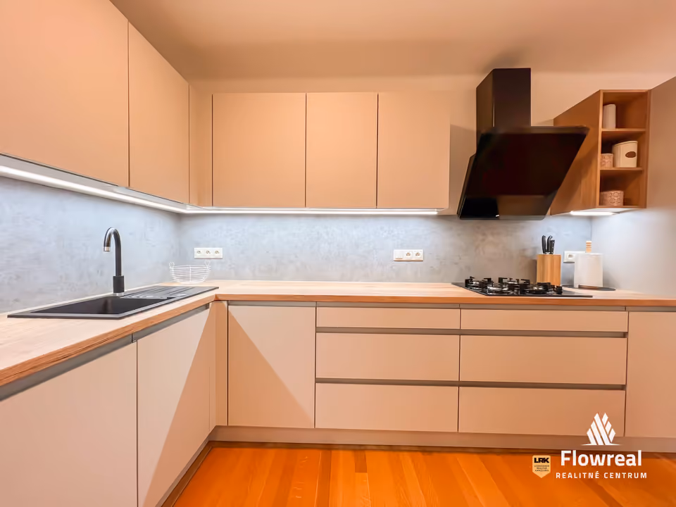 3-Zimmer-Wohnung, Trenčín – Sihoť II – Küche