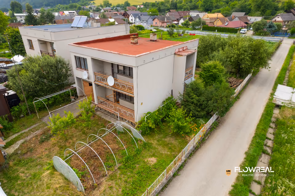 House, 5 rooms, Košecké Podhradie – house from a drone