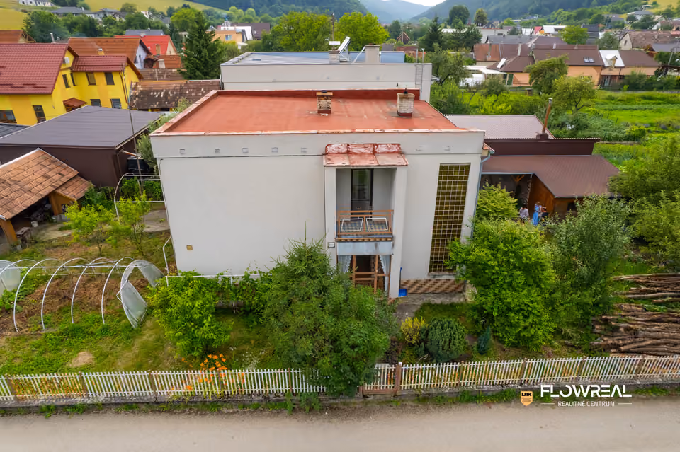 House, 5 rooms, Košecké Podhradie – house from a drone