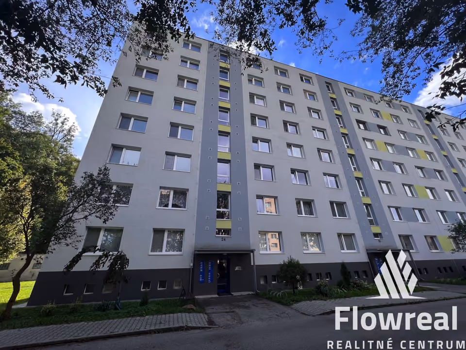 1-room flat, Dubnica nad Váhom – building