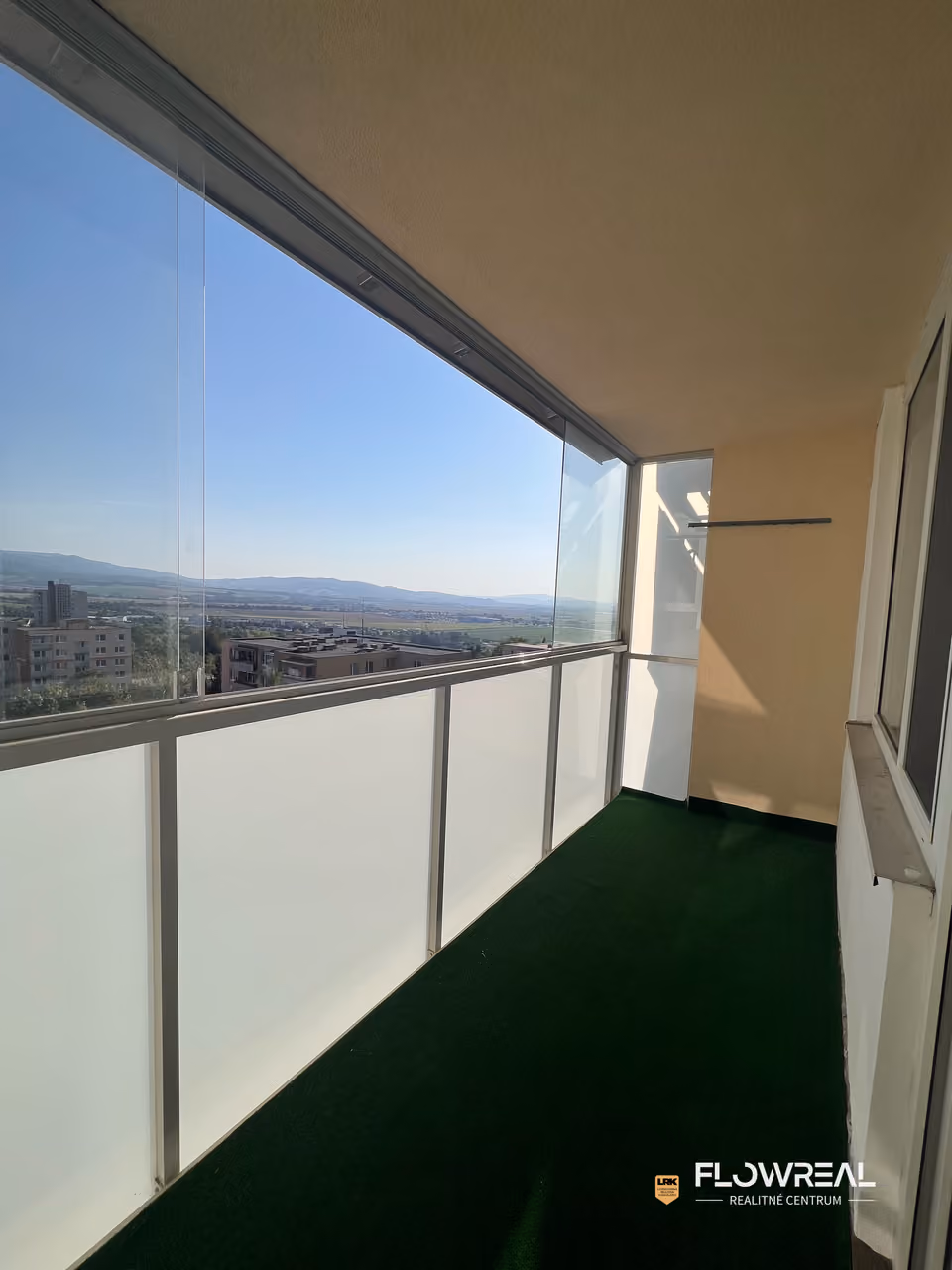 3-Zimmer-Wohnung, Trenčín – Juh – Loggia