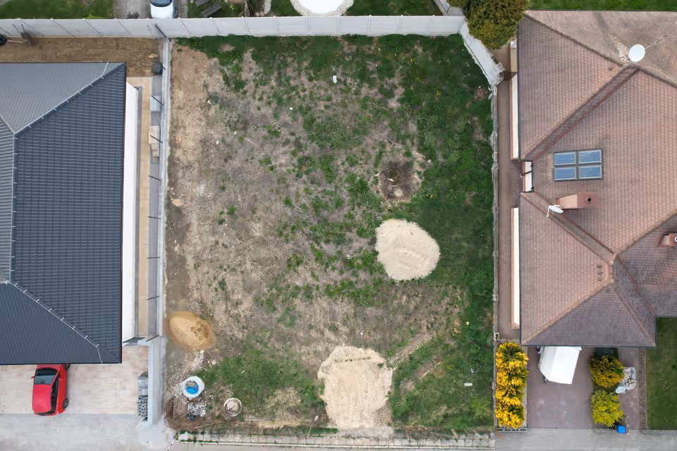 Land 587 m², Trenčianska Turná – plot from a drone
