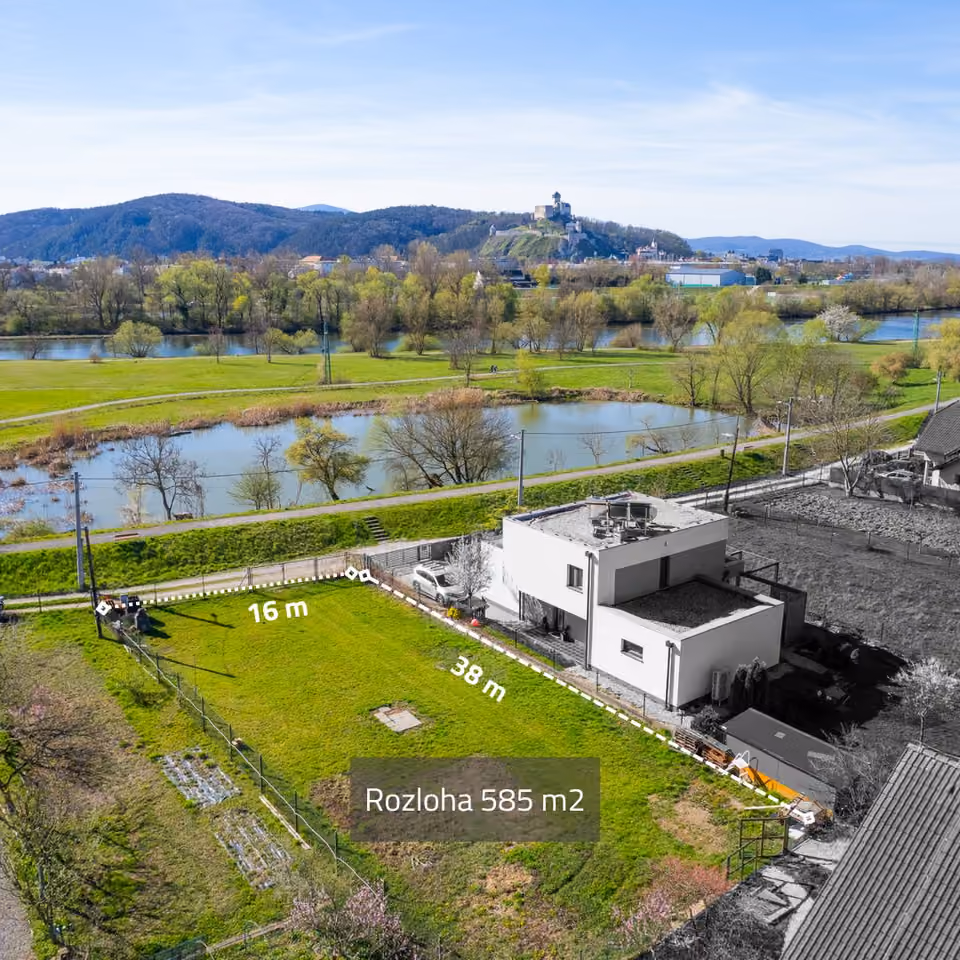 Grundstück 585 m², Zamarovce – Grundstück mit eingezeichneten Grenzen