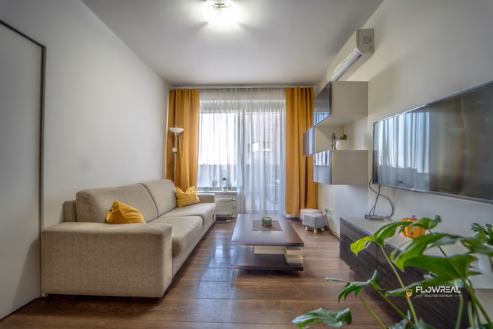 2-кімнатна квартира, Bratislava – Nové Mesto – вітальня