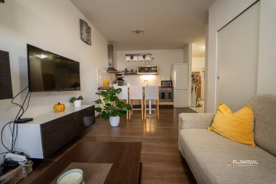 2-кімнатна квартира, Bratislava – Nové Mesto – вітальня