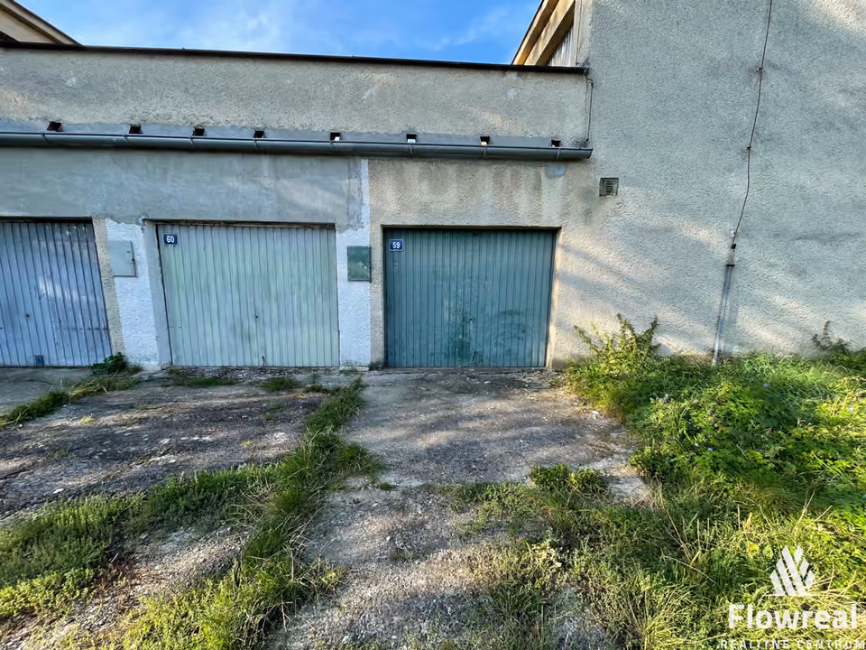 Garage, Trenčín – Noviny