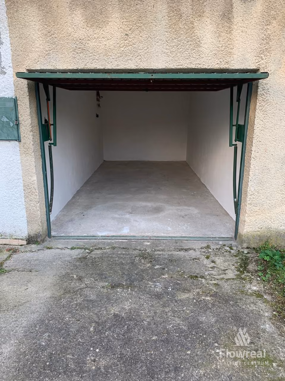 Garage, Trenčín – Noviny – Garage